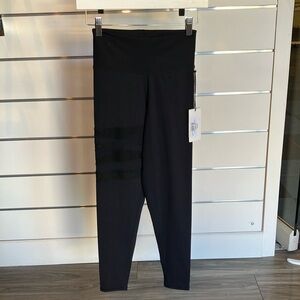 NWT Body Language Gigi Legging in Black Onyx